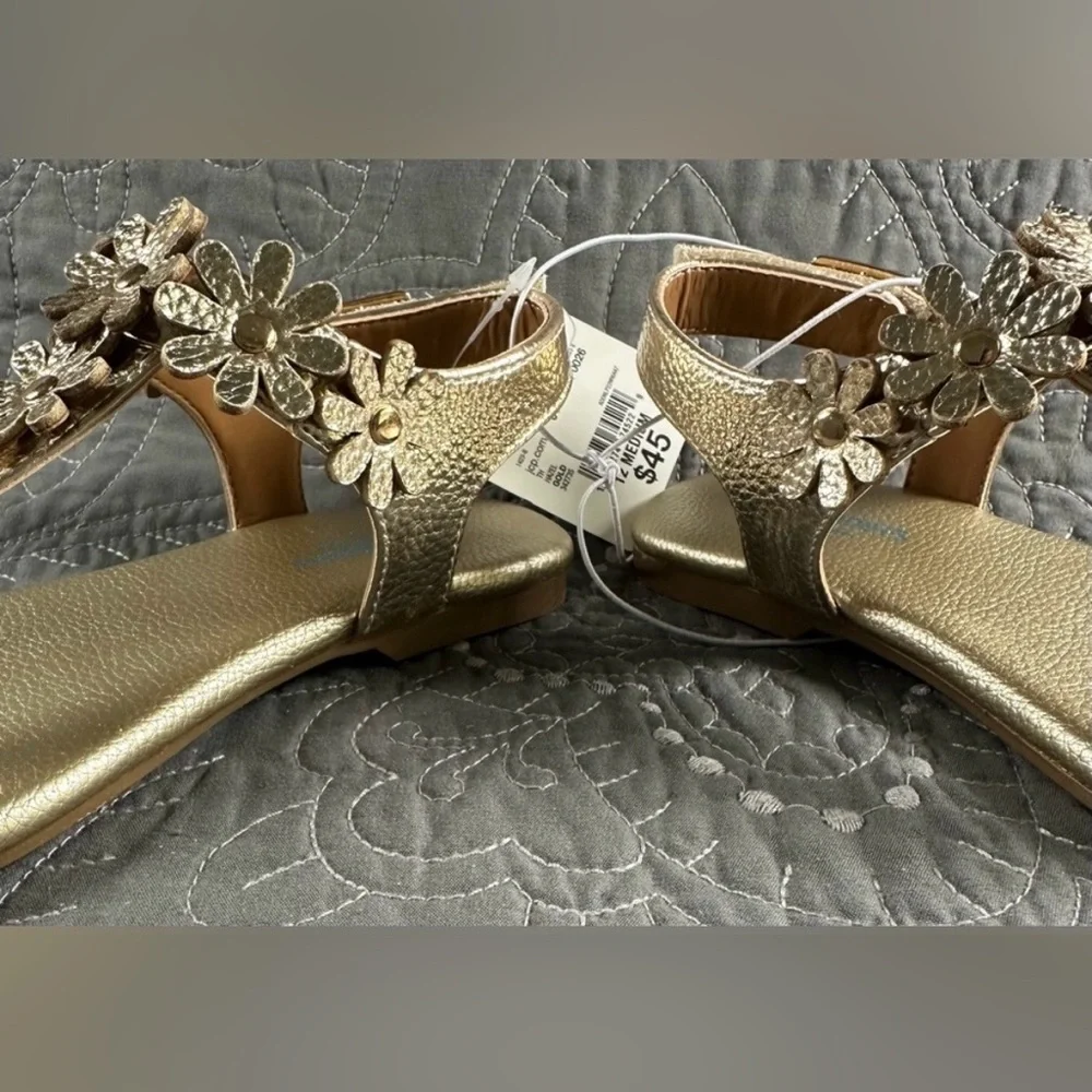 Thereabouts Big Girls Gold Hazel Adjustable Strap Flat Sandals NWT Big Girls 4
